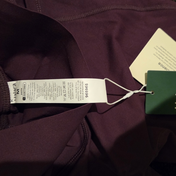 NWT Halara UltraSculpt Tummy Control Pocket Bootcut Leggings Medium Petite - Picture 3 of 3